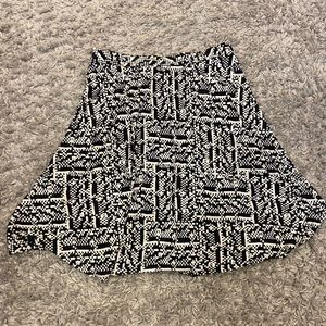 Dress Barn Swing Style Skirt Black and White print